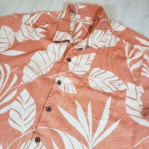 Tommy Bahama Mens Large 100% Silk Hawaiian Shirt Red Cream Leaves Tropical Print
